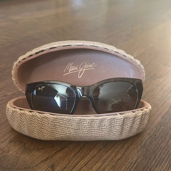 Maui Jim | Accessories | Maui Jim Capri Cat Eye Sunglasses W  display picture 3